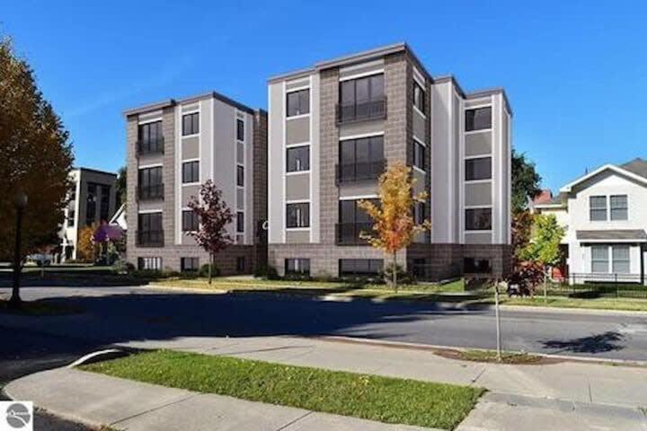 Downtown Traverse City Condo - Capri 209 Экстерьер фото